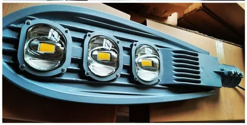 چراغ خیابانی